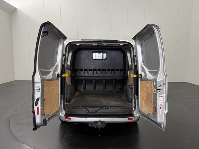 Ford TRANSIT CUSTOM 2.0TDCI 130PK Automaat Dubbele Cabine Limited | Navigatie | Camera | Cruise | Trekhaak |