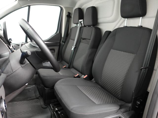 Ford TRANSIT CUSTOM 300 2.0 TDCI 130pk L2H1 Trend Automaat Airco Navigatie Cruisecontrol Camera Parkeersensoren Trekhaak Betimmering