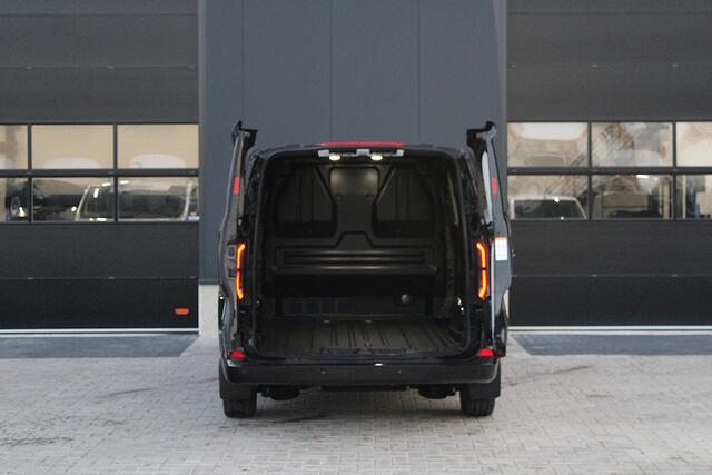 Ford TRANSIT CUSTOM E-Transit 340 L2H1 Limited 65 kWh 218pk - LED - 360 Camera - B&O - ACC - Navi - Stoel/Stuurverwarming - Trekhaak - Rijklaar