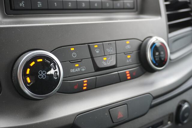 Ford TRANSIT CUSTOM 2.0 TDCI Dubbele Cabine EURO 6 - Airco - Cruise - PDC - ¤ 13.900,- Excl.