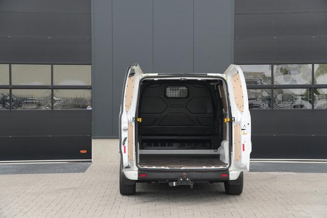 Ford TRANSIT CUSTOM 300 2.0 TDCI L1H1 Trend 130pk - Trekhaak - Carplay - Stoelverwarming - Cruise - Sidesteps - Rijklaar