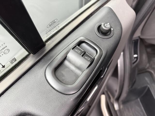 Ford TRANSIT CUSTOM 2.0TDCI 130PK Lang Limited | 2800Kg Trekhaak | Navigatie | Camera | Airco | Cruise | 3-Zits