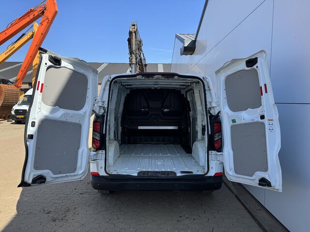 Ford TRANSIT CUSTOM 2.0 TDCI 140PK AWD Automaat 4x4 L1H1 LED Adaptieve Cruise Carplay Camera Navigatie Parkeersensoren v+a