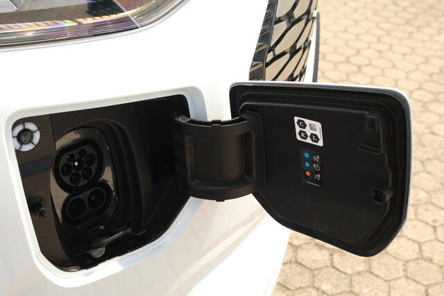 Ford TRANSIT CUSTOM E-Transit 340 L2H1 Limited | 71 kWh | 160kW/218pk | Stoel + Stuurverwarming | Camera | Carplay/Android | Cruise | Lease 735,- p/m