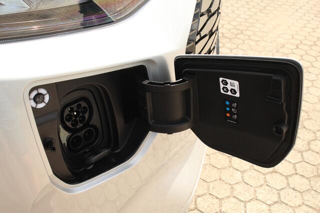 Ford TRANSIT CUSTOM E-Transit 320 L2H1 Limited DC | 71 kWh | Stoel + Stuurverwarming | Camera | Carplay/Android | Cruise | Lease 806,- p/m