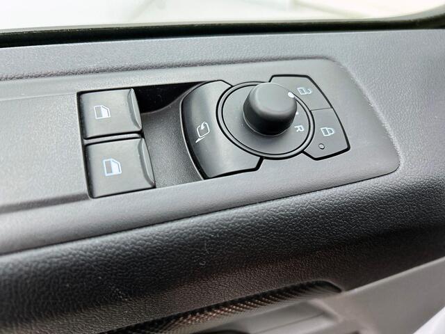 Ford TRANSIT CUSTOM 300 2.0 TDCI L2H1 Trend Automaat Airco Cruise Navigatie Parkeersensoren Camera Carplay/ Android auto