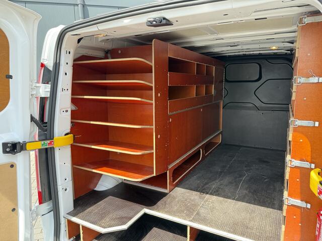 Ford TRANSIT CUSTOM 2.0 TDCI E6 / L1H1 / 1e EIG. / INRICHTING / 2.5 TONS TREKHAAK / 3-ZITS / AIRCO / CRUISE / LED