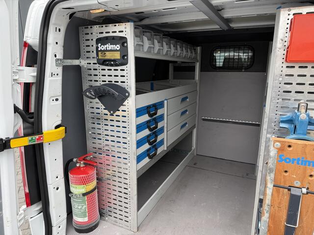 Ford TRANSIT CUSTOM 2.0 TDCI / L2H1 / DUBBELE CABINE / 1e EIG. / INRICHTING / TREKHAAK / CAMERA / 6-PERS.