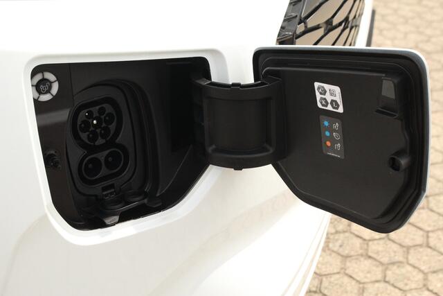 Ford TRANSIT CUSTOM E-Transit 320 L1H1 Kombi | 9 persoons | Limited | 71kWh | 100kW/136pk | Trekgewicht 2300kg | Camera | Carplay/Android | Cruise | Lease 771,- p/m