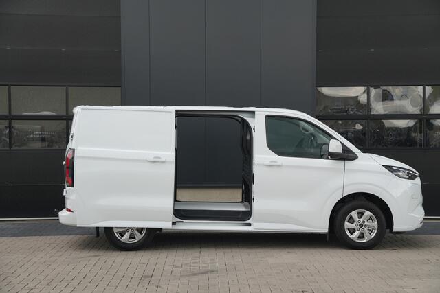 Ford TRANSIT CUSTOM E-Transit 320 L1H1 Limited 71 kWh 218pk - 2x Schuifdeur - Trekhaak - Pro Power - Camera - Carplay - Rijklaar