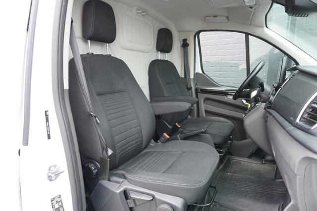 Ford TRANSIT CUSTOM 2.0 TDCI 130PK Automaat EURO 6 - Airco - Navi - Cruise - Camera - ¤ 19.950,- Excl.