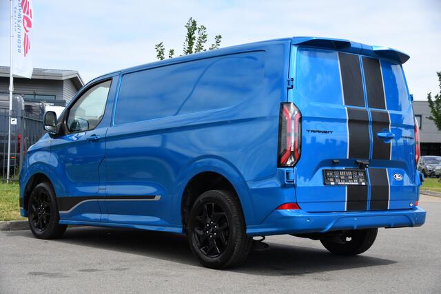Ford TRANSIT CUSTOM 300 2.0 TDCI L1H1 Sport Camera, Cruise, Carplay, Virtual, 170pk, Stoelverwarming, Automaat, LED, Multimedia, Sensoren, Uniek!
