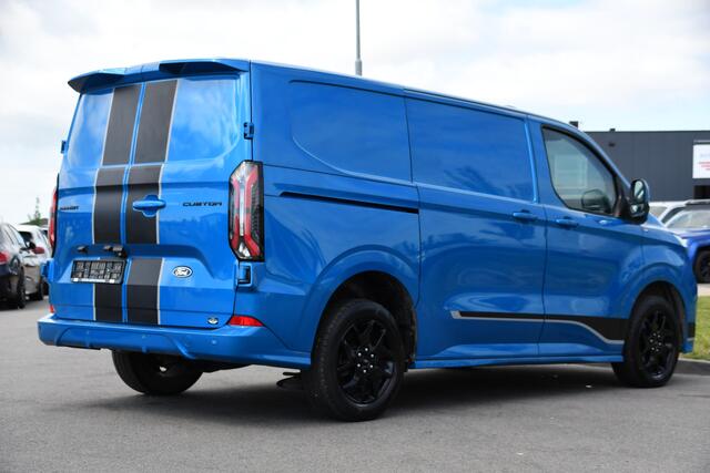 Ford TRANSIT CUSTOM 300 2.0 TDCI L1H1 Sport Camera, Cruise, Carplay, Virtual, 170pk, Stoelverwarming, Automaat, LED, Multimedia, Sensoren, Uniek!