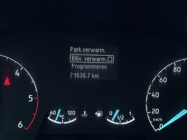 Ford TRANSIT CUSTOM 300 2.0 TDCI L2H1 Limited 130 PK Stoelverwarming 2800Kg Trekgewicht