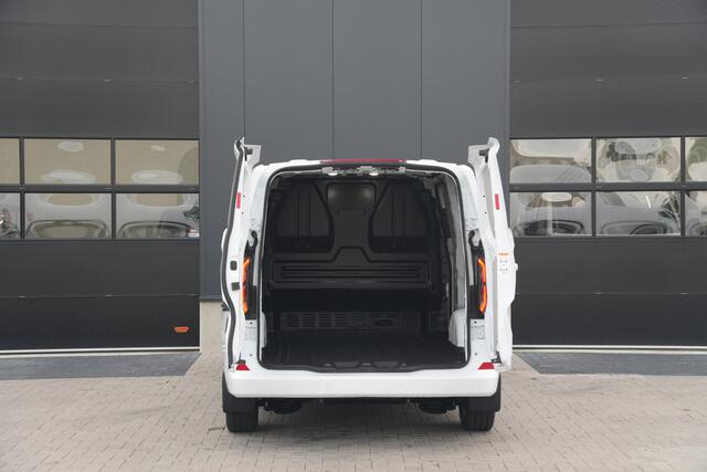 Ford TRANSIT CUSTOM E-Transit 320 L2H1 Limited 71 kWh 218pk - 2x Schuifdeur - Trekhaak - Pro Power - Camera - Carplay - Rijklaar