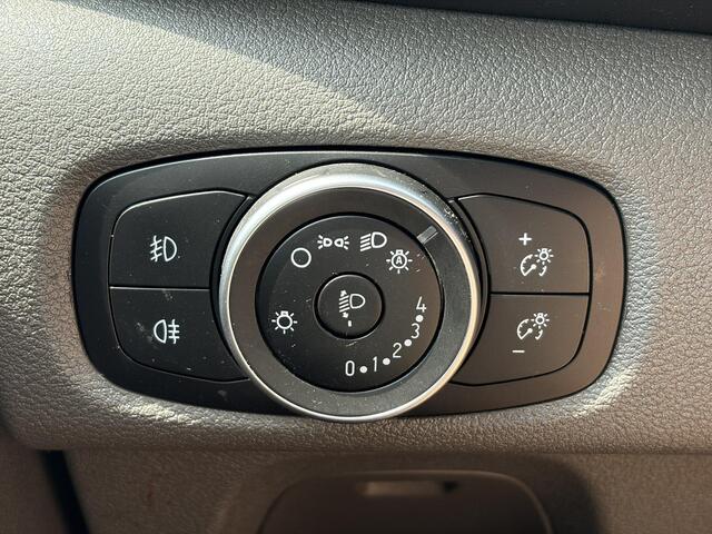 Ford TRANSIT CUSTOM 300 2.0 TDCI L2H1*A/C*CRUISE*3-P*CAM*HAAK*TEL*