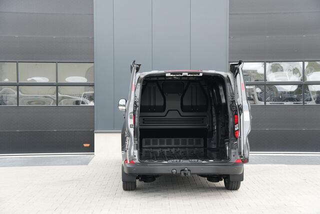 Ford TRANSIT CUSTOM 320 2.0 TDCI L2H1 Trend 170pk AWD 4x4 INCLUSIEF BPM - 2x Schuif - 1+1 Stoel - Trekhaak - Stoel/Stuurverwarming - ACC - Blindspot - Rijklaar