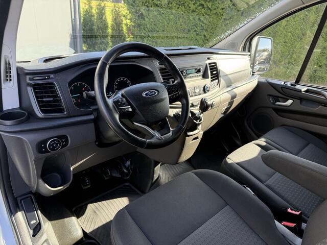 Ford TRANSIT CUSTOM 2.0 TDCI / L1H1 / 1e EIG. / 2.5 TONS TREKHAAK / IMPERIAAL / 3-ZITS / STOEL -EN VOORRUIT VERWARMING / CRUISE / AIRCO