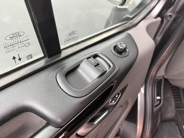 Ford TRANSIT CUSTOM 2.0TDCI L170PK Automaat Lang Limited Dubbele Cabine | 6-Persoons | Navigatie | Camera | 2xSchuifdeur | Trekhaak