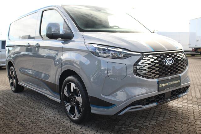 Ford TRANSIT CUSTOM E-Transit 320 L1H1 Sport | 71kWh | 160kW/218pk | Trekgewicht 2300kg | Stoel+Stuurverw. | Camera | Carplay/Android | Lease 753,- p/m