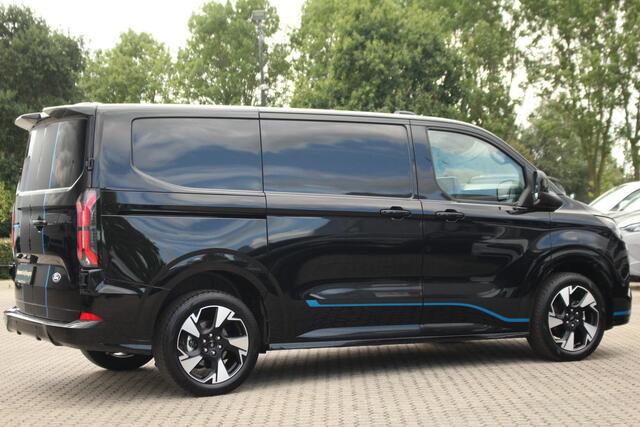 Ford TRANSIT CUSTOM E-Transit 320 L1H1 Sport | 71kWh | 160kW/218pk | Trekgewicht 2300kg | Stoel+Stuurverw. | Camera | Carplay/Android | Lease 753,- p/m