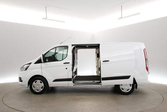 Ford TRANSIT CUSTOM 2.0 TDCI L2H1 | Airco | Camera | 2800kg Trekgew. | Cruise | 3 Zits | 2xSchuifdeur | Carplay
