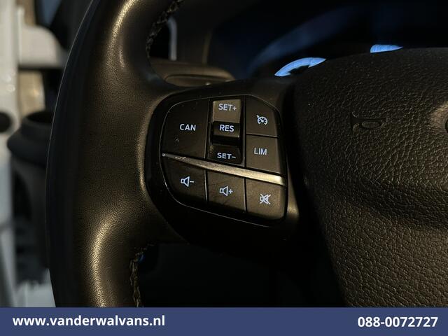 Ford TRANSIT CUSTOM 2.0 TDCI 130pk L2H1 Euro6 Airco | Navigatie | Apple Carplay | LED | Cruisecontrol | 2800kg Trekhaak Android Auto, Verwarmde voorruit, Stoelverwarming, Parkeersensoren, Bijrijdersbank