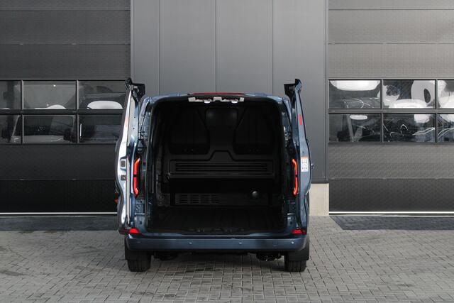 Ford TRANSIT CUSTOM E-Transit 340 L2H1 Limited 218pk - 2x Schuif - LED - 360 Camera - B&O - ACC - Navi - Stoel/Stuurverwarming - Rijklaar