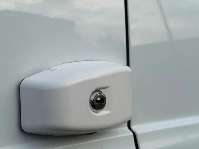 Ford TRANSIT CUSTOM 2.0TDCI L1H1 Trend Airco Navi Cruisecontrol Trekhaak