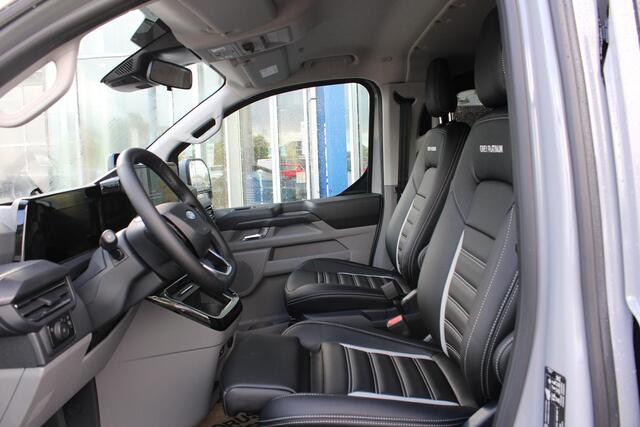Ford TRANSIT CUSTOM 320 2.5 PHEV L2H1 Grey Platinum DC | Dubbele Cabine | Rijklaar | Dubbele zijschuifdeur | Dual-zone automatische airconditioning | Privacy glass | Groot middenconsole | Trekhaakvoorbereiding | Centrale dubbele vergrendeling | Driver Assistent Pack Ultimate | Verwarmbaar stuurwiel | 2 AGM accus | PHEV 1-fase oplaadkabel 10m | Vehicle Integration System