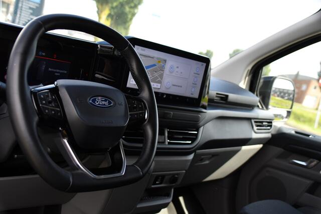 Ford TRANSIT CUSTOM 320 2.0 TDCI L2H1 Limited Black Edition Adaptieve Cruise, Camera, Carplay, 2 x Schuifdeur, 170pk, Automaat, Sensoren, Trekhaak, Stoelverwarming, Multimedia, Uniek!