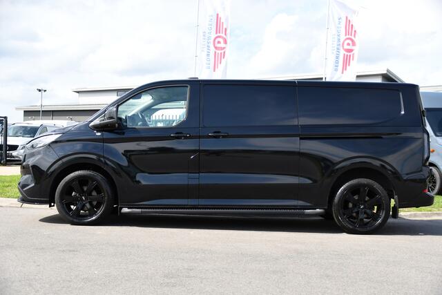 Ford TRANSIT CUSTOM 320 2.0 TDCI L2H1 Limited Black Edition Adaptieve Cruise, Camera, Carplay, 2 x Schuifdeur, 170pk, Automaat, Sensoren, Trekhaak, Stoelverwarming, Multimedia, Uniek!