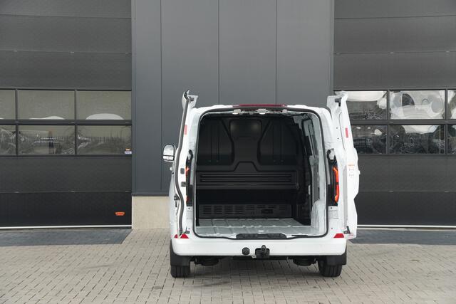 Ford TRANSIT CUSTOM E-Transit 320 L1H1 Limited 71 kWh 218pk - Carplay - Camera - Stoel-stuurverwarming - Rijklaar