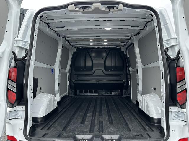 Ford TRANSIT CUSTOM 2.0 TDCI 136 PK TREND / L2H1 / 2.740 KG AHG / CAMERA / CRUISE / 3 ZITS / AIRCO / CARPLAY