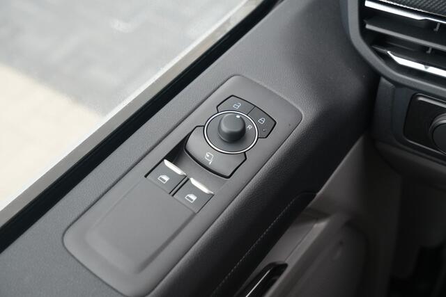 Ford TRANSIT CUSTOM E-Transit 340 L2H1 Limited 71 kWh 218pk - Carplay - Camera - Stoel-stuurverwarming - Rijklaar