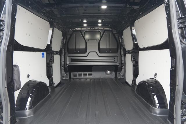 Ford TRANSIT CUSTOM E-Transit 340 L2H1 Sport 71 kWh 218pk - 2x Schuif - ACC - B&O - Navi - Stoel/Stuurverwarming - 360 Camera - Trekhaak - Rijklaar
