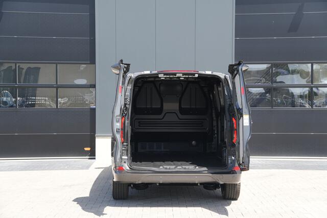 Ford TRANSIT CUSTOM E-Transit 340 L2H1 Sport 71 kWh 218pk - 2x Schuif - ACC - B&O - Navi - Stoel/Stuurverwarming - 360 Camera - Trekhaak - Rijklaar