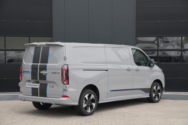 Ford TRANSIT CUSTOM E-Transit 340 L2H1 Sport 71 kWh 218pk - 2x Schuif - ACC - B&O - Navi - Stoel/Stuurverwarming - 360 Camera - Trekhaak - Rijklaar