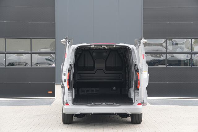 Ford TRANSIT CUSTOM E-Transit 340 L2H1 Sport 71 kWh 218pk - 2x Schuif - ACC - B&O - Navi - Stoel/Stuurverwarming - 360 Camera - Trekhaak - Rijklaar