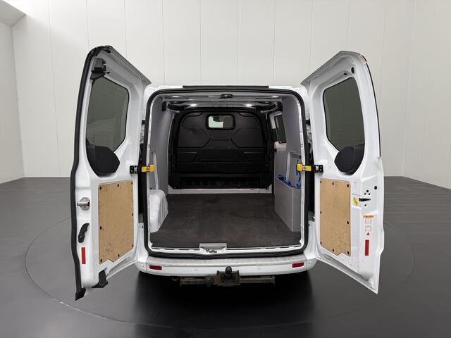 Ford TRANSIT CUSTOM 2.0TDCI 130PK Automaat Limited | Navigatie | Camera | Multimedia | 3-Zits | Airco | Cruise | Trekhaak