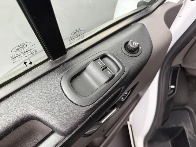 Ford TRANSIT CUSTOM 2.0TDCI Lang Achterdeuren | Multimedia | Camera | 3-Zits | Airco | Trekhaak