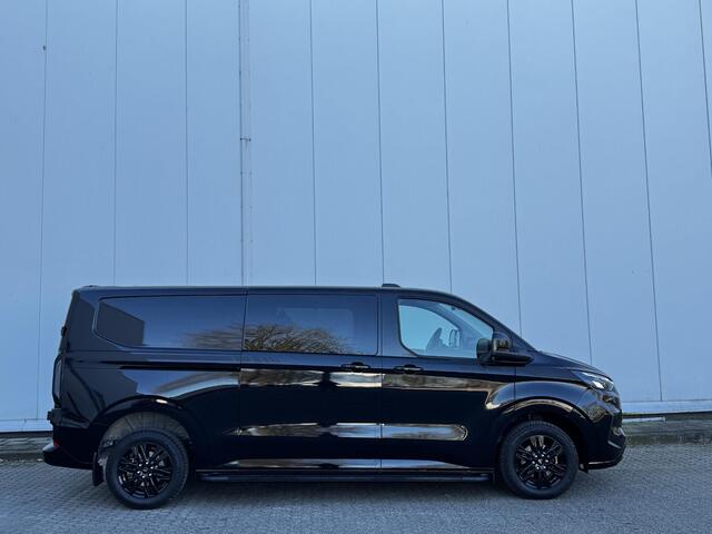 Ford TRANSIT CUSTOM 320 2.5 PHEV | L2 H1 | BLACK PLATINUM | DUBBEL CABINE | TREKHAAK | 360 CAMERA | ADAPTIEVE CRUISE | LEDEREN BEKLEDING | TREEPLANKEN | DUBBELE ZIJSCHUIFDEUREN | BOM VOL | €47.650 EX. BTW