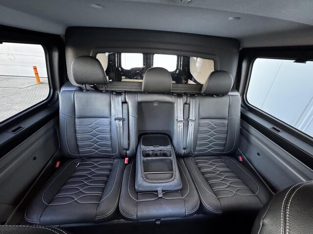 Ford TRANSIT CUSTOM 320 2.5 PHEV | L2 H1 | BLACK PLATINUM | DUBBEL CABINE | TREKHAAK | 360 CAMERA | ADAPTIEVE CRUISE | LEDEREN BEKLEDING | TREEPLANKEN | DUBBELE ZIJSCHUIFDEUREN | BOM VOL | €47.650 EX. BTW