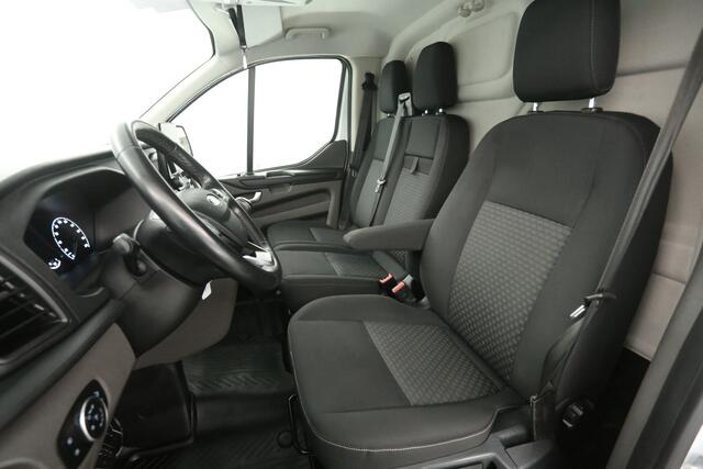 Ford TRANSIT CUSTOM 2.0 TDCI L2H1 | Airco | Camera | Cruise | 3 Zits | 2800kg Trekgew. | Trekhaak | Carplay | Parkeersens.
