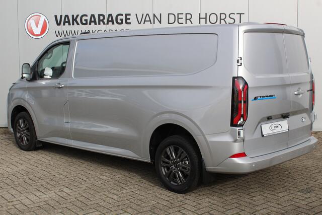 Ford TRANSIT CUSTOM E-Transit 340 L2H1 Limited 71 kWh. Vol elektrisch ! De nieuwe E-Transit Custom is klaar voor de toekomst ! Airco, navigatie, telefoonvoorb., 17" LM wln (meerprijs), 3-zits, camera, parkeersensoren, LED verl., stoel-, stuur-, spiegel- en voorraamverwarming etc.