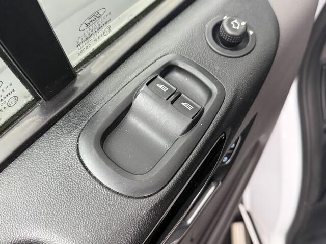Ford TRANSIT CUSTOM 2.0TDCI 130PK Lang Limited | Imperiaal | Trekhaak | Navigatie | Camera | Multimedia | Airco | Cruise | 3-Zits | Betimmering