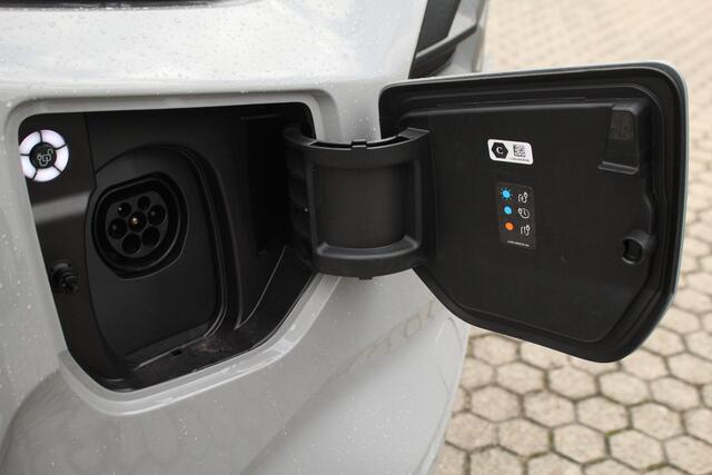 Ford TRANSIT CUSTOM 2.5 PHEV 233pk L1H1 Kombi Limited | 8-Persoons | Incl. BPM | Stuur + Stoelverwarming | Keyless | Carplay/Android | Lease 842,- p/m