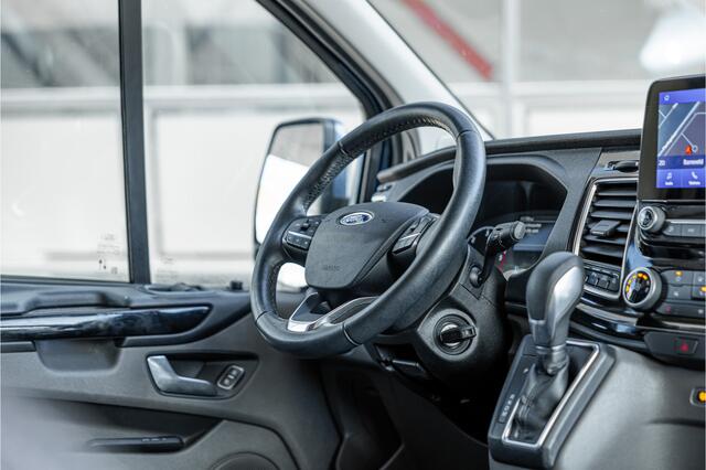 Ford TRANSIT CUSTOM 320 2.0 TDCI 170 PK L2H1 Limited DC | ACC | Navigatie | CarPlay | Camera | Trekhaak | Stoelverwarming | L+R Schuifdeur | Dodehoek | DAB | Dubbel cabine | Nieuwe APK | Euro 6