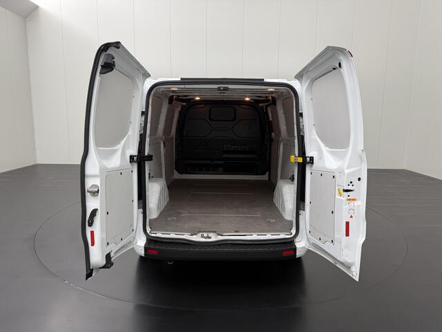 Ford TRANSIT CUSTOM 2.0TDCi 130PK Lang | Achterdeuren | Multimedia | 3-Zits | Betimmering | Airco | Cruise