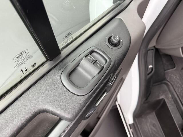 Ford TRANSIT CUSTOM 2.0TDCi 130PK Lang | Achterdeuren | Multimedia | 3-Zits | Betimmering | Airco | Cruise